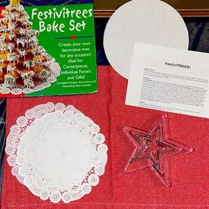 Vintage Cookie Cutters Christmas Tree Bake Set